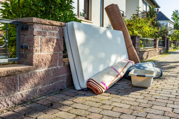 Best Carpet Removal and Disposal  in Lapeer, MI